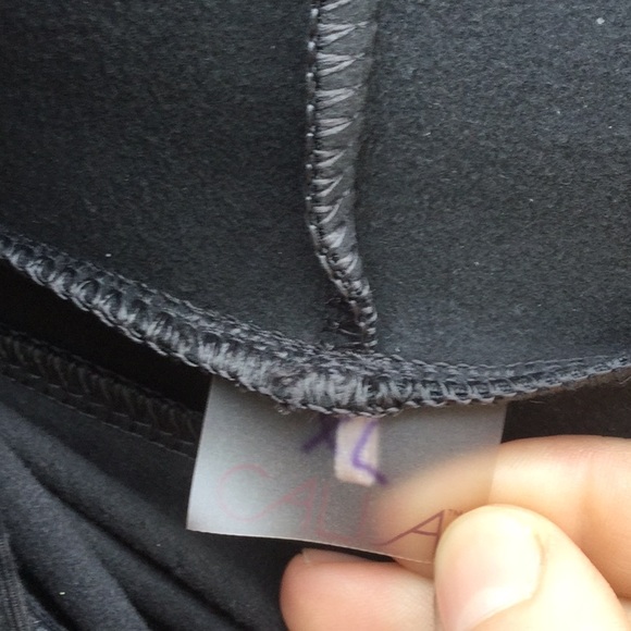 Leopard printed long sleeve athletic shirt by Carrie Underwood brand concert🌷 - Picture 3 of 7